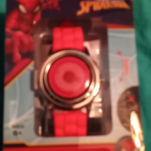 SPIDERMAN SPINNER LCD WATCH - Picture 3 of 7